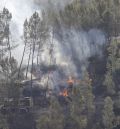 Efectivos de Castiilla-La Mancha y Aragón unen fuerzas para consolidar el perímetro del flanco aragonés del incendio en San Agustín