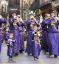 Las bandas de las cofradías y asociaciones turolenses exhiben sus toques en el Torico