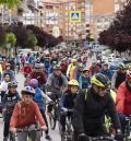Una marea ciclista vuelve a tomar las principales calles  de la capital turolense