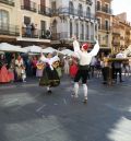 La Virgen de la Cama luce su corona en la procesión por el centro de Teruel tras años sin poder hacerlo