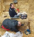 Exhumados dos cuerpos de la guerra civil en una fosa del cementerio de La Iglesuela del Cid