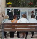 Los turolenses siguen fieles a su cita en los cementerios en recuerdo a sus seres queridos