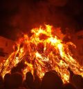 Fuego para aplacar la lluvia y festejar a San Sebastián en la Monumental de Castelserás