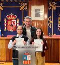 El Ayuntamiento de Utrillas entrega dos becas de 900 euros a sus mejores estudiantes