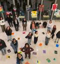 Una treintena de estudiantes de Bellas Artes expulsan al toro de su espacio de confort