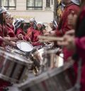 La plaza del Torico resuena con  los toques más cuidados de las cofradías y grupos de la ciudad