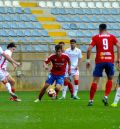 El CD Teruel se agarra al comodín  del empate en medio de la tormenta (0-0)