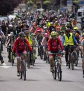 La amenaza de  lluvia no desluce el Día de la Bicicleta en Teruel