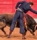Adame, triunfador en Santa Eulalia al cortar dos orejas a un novillo de Román Sorando