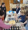 Los hosteleros del Bajo Aragón aprenden a hacer repostería tradicional