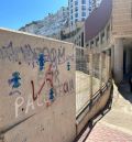 El Ayuntamiento de Alcañiz inicia la limpieza de pintadas de símbolos que incitan al odio