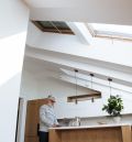 Estores interiores para ventanas de tejado: ventajas, inconvenientes y qué tener en cuenta antes de comprar