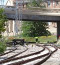 El proyecto de electrificación  del ferrocarril cumple un cuarto  de siglo y todavía está en mantillas