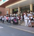 Trabajadores del Obispo Polanco se concentran por tercera vez contra el cierre de camas