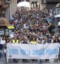 Más de 2.500 personas se manifiestan en Teruel contra el cierre de camas en los hospitales y en defensa de la sanidad pública