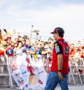 La afición conoce a sus ídolos y ruge antes de que lo hagan las motos