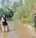 Victoria Artal y Marta Galindo analizan el río Guadalope en Mas de las Matas con el programa ‘Desafío Rural’