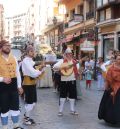 Devoción, pasión y mucho cariño al paso  de la procesión de la Virgen de la Cama