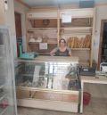 Mar Roura toma el relevo en la panadería Eva de Calaceite y mantiene las recetas