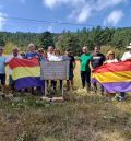 Homenaje a víctimas del franquismo en dos fosas comunes en el monte en Gúdar-Javalambre