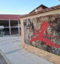 Alacón ya disfruta de los diez murales que ayudan a interpretar sus valiosas pinturas rupestres