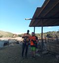Abdulaye Biop, contratado como peón ganadero en una explotación de ovino: “Me quiero quedar  en el pueblo, toda la gente  nos ha recibido muy bien”