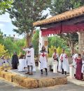 Los templarios pasan por Tortajada llevando entre sus manos a la Vera Cruz