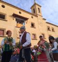 Alcañiz se rinde a los pies de su Virgen de los Pueyos en la tradicional ofrenda de flores