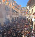 Alcorisa inicia sus fiestas con un chupinazo multitudinario en la plaza de Los Arcos