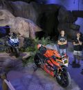 El rugido de los dinosaurios da paso al rugido de las motos en Alcañiz