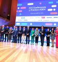 Isabel Dobón, de Jamones Albarracín, y Alejandro Ibrahim, director del Aeropuerto de Teruel, galardonados en los Premios Adea 2025