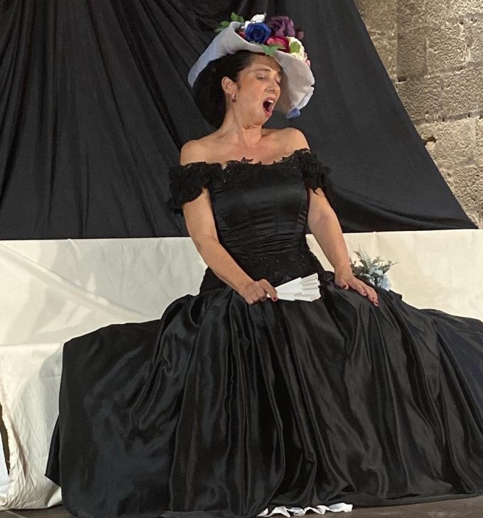 Anna Feu, soprano y profesora de canto: “Puede intimidar cantar junto  a gente de gran trayectoria,  pero de esa fusión ganan todos”