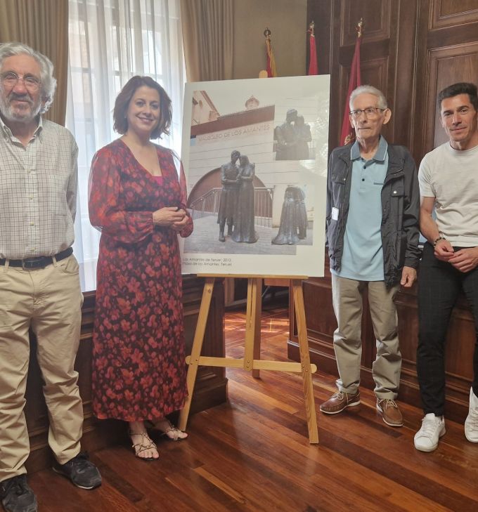 Manuel Escriche, Medalla de Oro de la Ciudad de Teruel 2025, expone su obra escultórica en el Claustro del Obispado