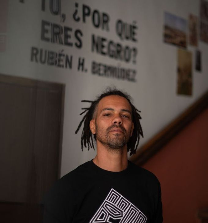 Rubén H. Bermúdez, autor de la obra ‘¿Y tú, por qué eres negro?’ y ponente en el Flai de Albarracín: “Me gusta pensar que leer el libro hace bien a la gente, que es como si nos diéramos un abrazo”