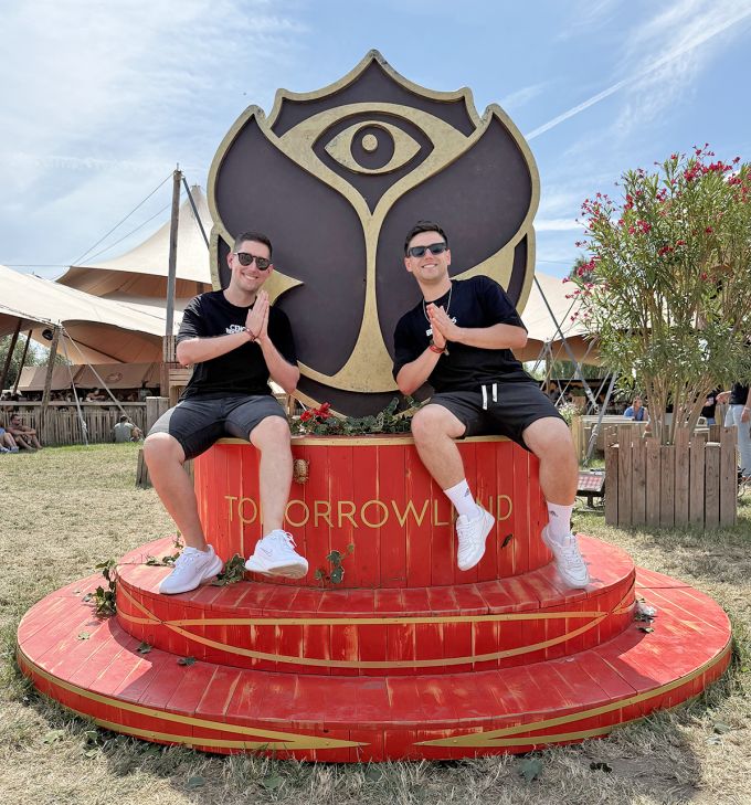 Los Djs alcañizanos Cence Brothers debutan en Tomorrowland y llevan Aragón como bandera