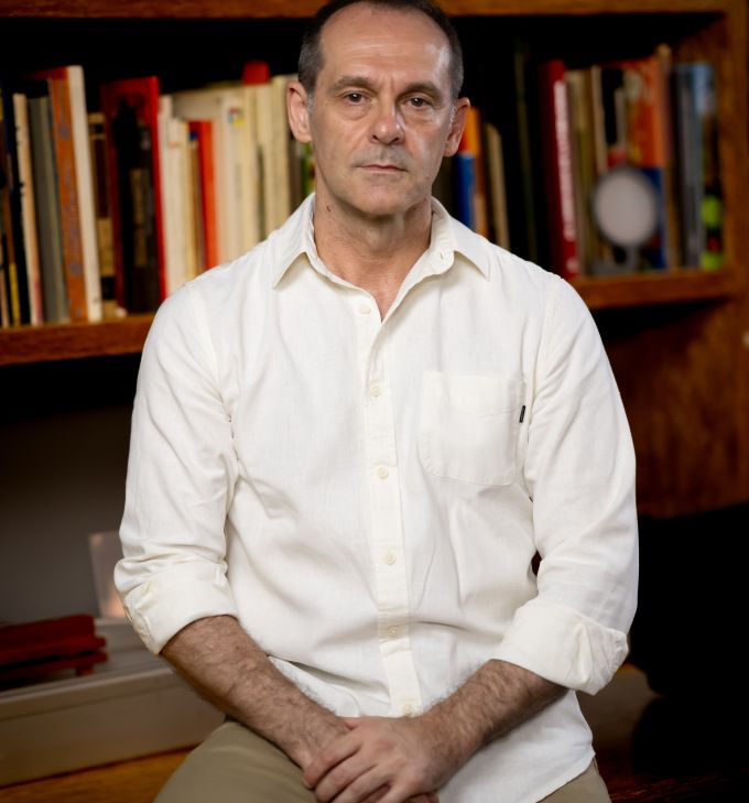Sebastián Roa, escritor turolense: “Los monasterios emitieron muchos documentos medievales, pero gran parte de ellos ofrecen datos falsos”