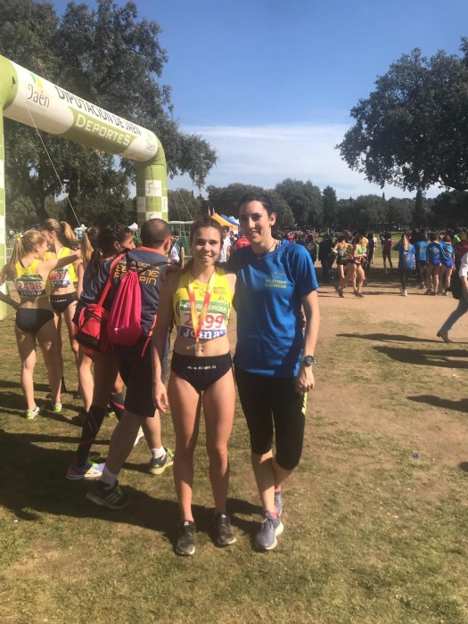 Las turolenses Érika Torner y Elena Martín, tras la carrera