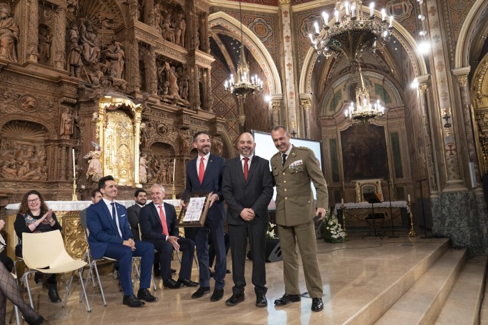 El subdelegado de Defensa recogió la medalla por los 25 años de la delegación de Teruel
