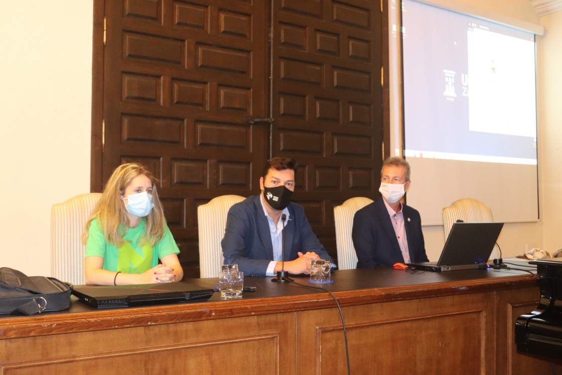 Pilar García, Javier Domingo y José Martín-Albo, en la inauguración del evento