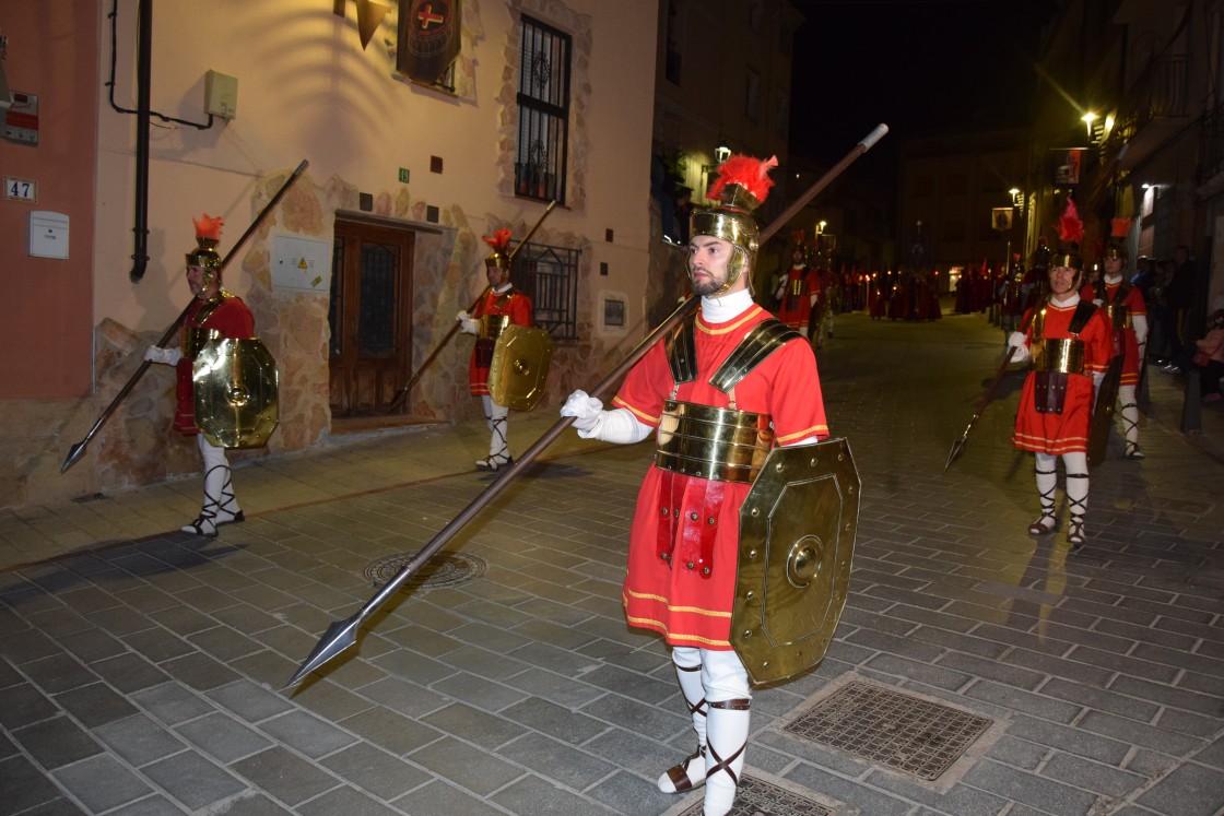 483_penitentes-procesion-del-santo-entierro-2.jpg
