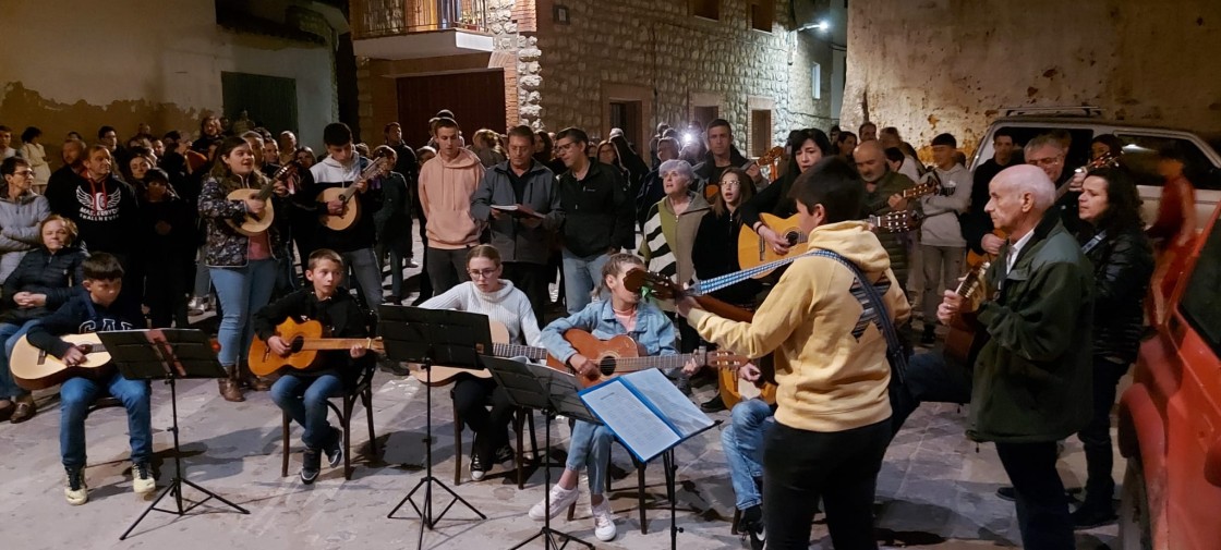 Actuación de la rondalla en Royuela