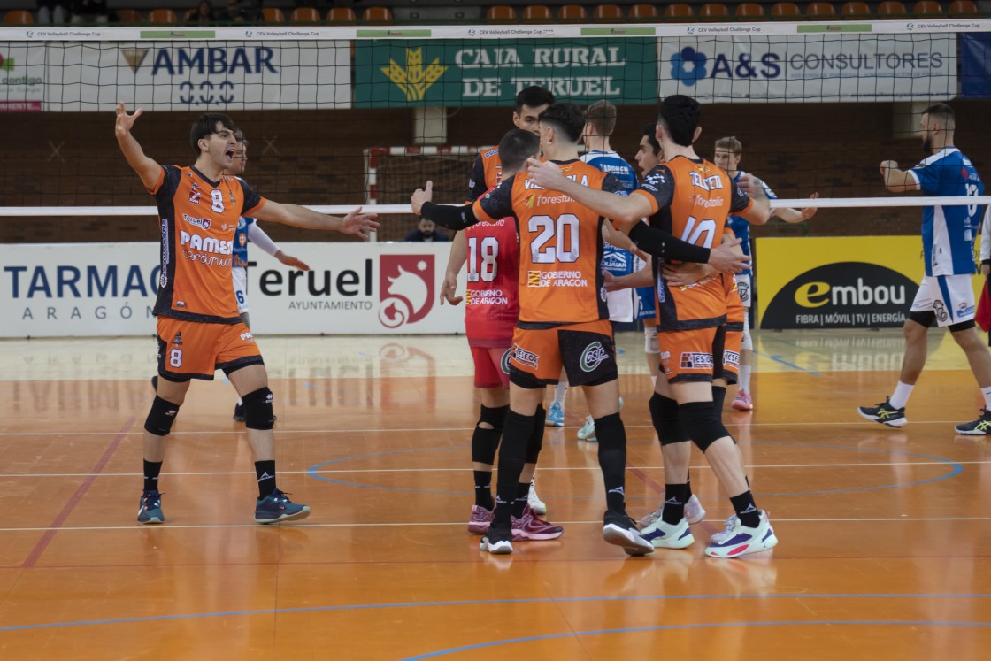 592_voleibol69.jpg
