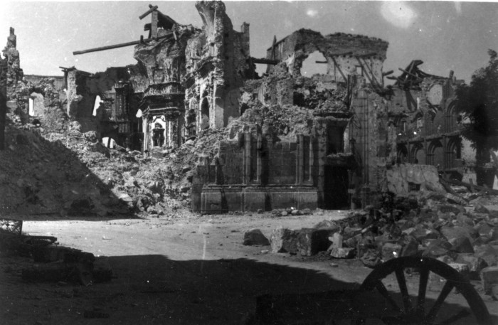 Las fotografías de cómo quedó Teruel tras la guerra son la mejor manera de explicar y hacerse una idea de lo encarnizados que fueron los combates