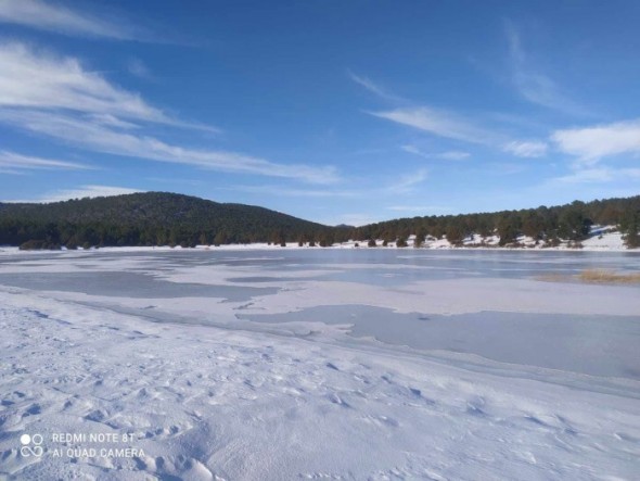 La laguna de Bezas no se había congelado en los últimos 20 años. Pepe Escriche