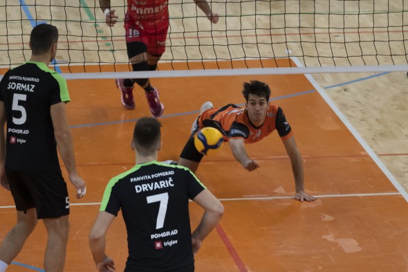 572_voleibol104.jpg