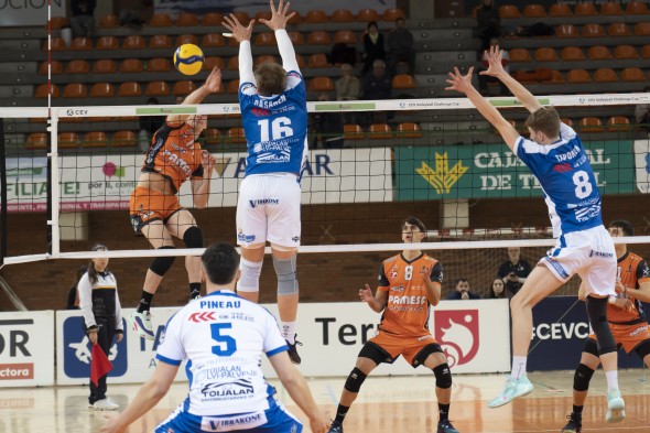 592_voleibol68.jpg