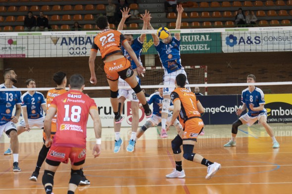 592_voleibol73.jpg
