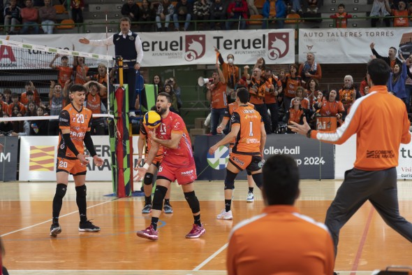 592_voleibol81.jpg