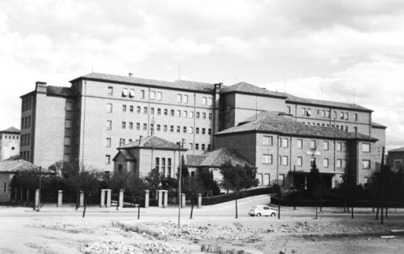 Era un edificio a las afueras de la ciudad. Fotos: Archivo Hospital Obispo Polanco