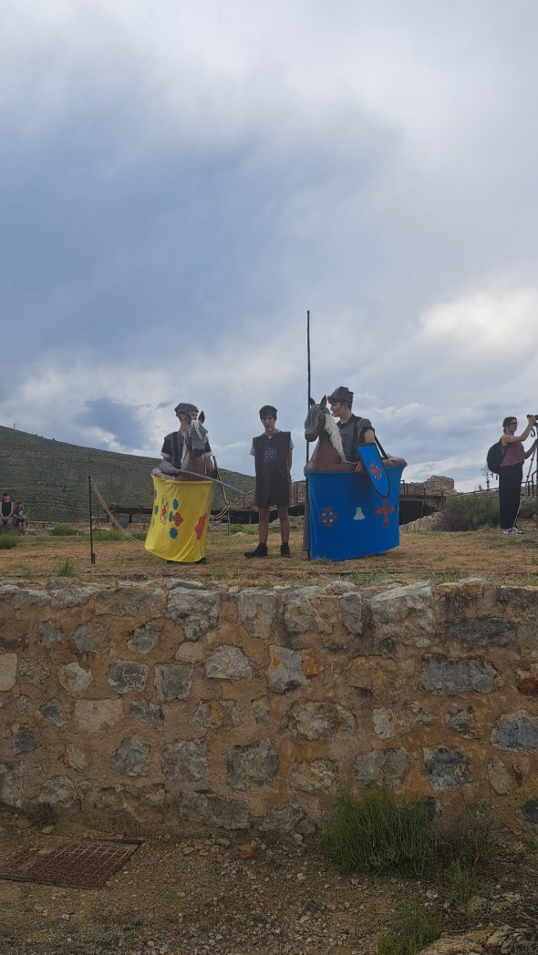 El castillo fue el escenario de una justa medieval con jinetes